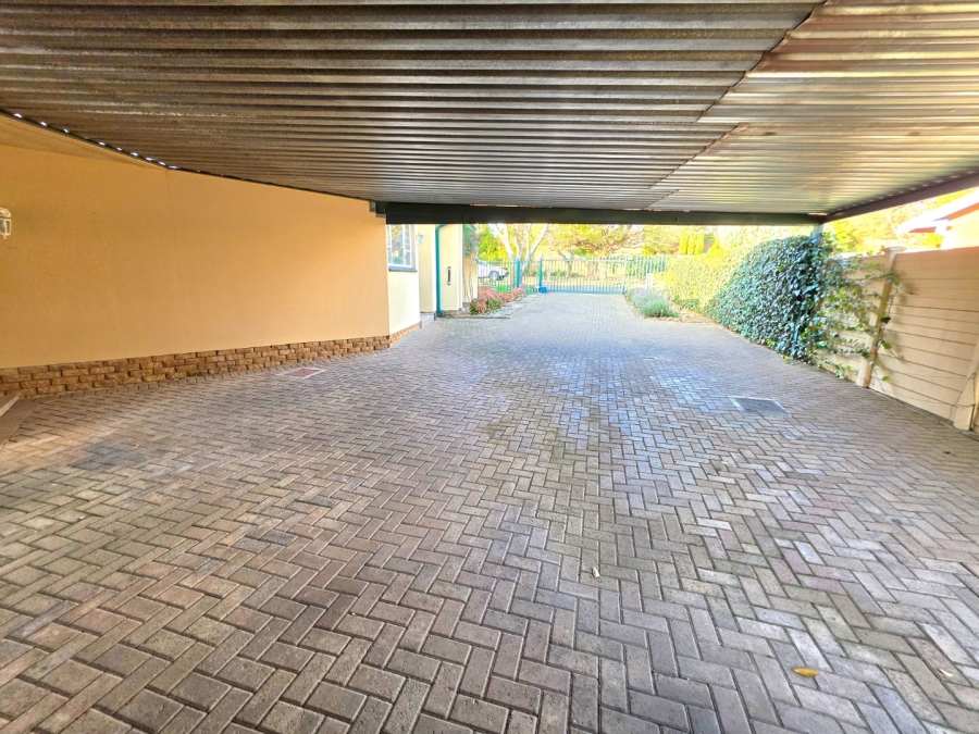 5 Bedroom Property for Sale in Panorama Free State